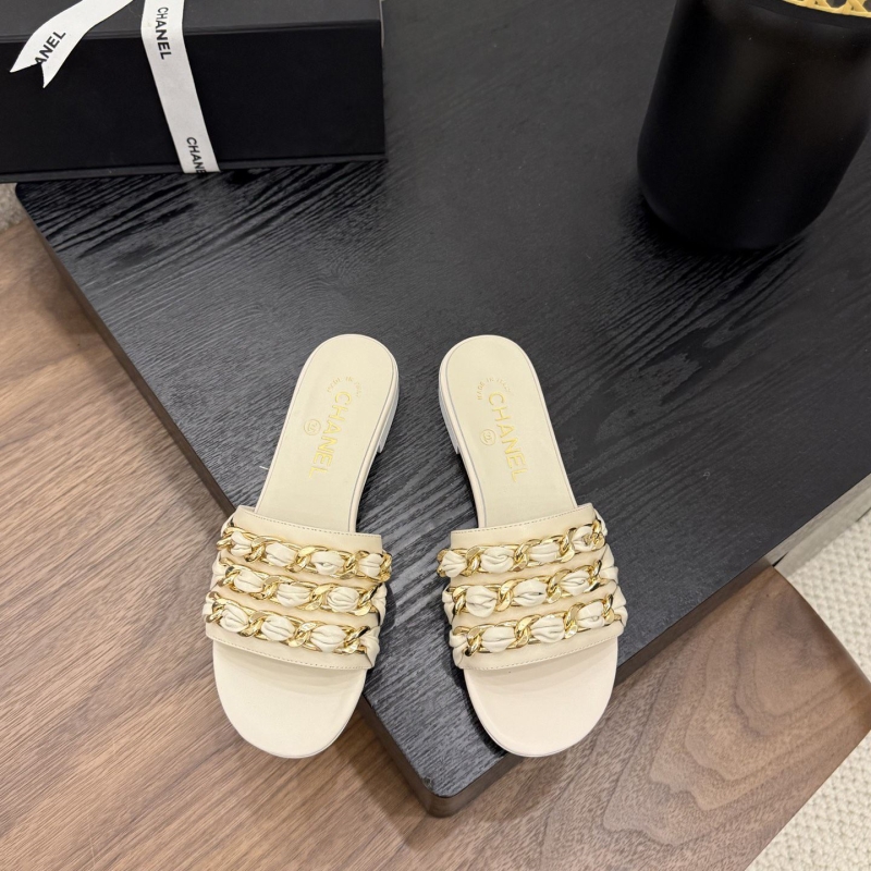 Ch**el slippers